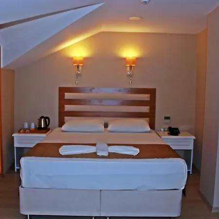 Hotel Feza 3*
