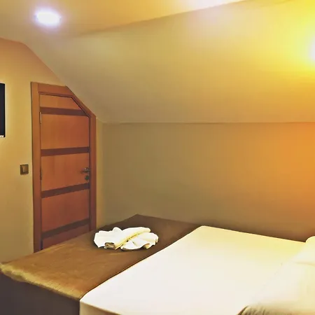 Hotel Feza 3*